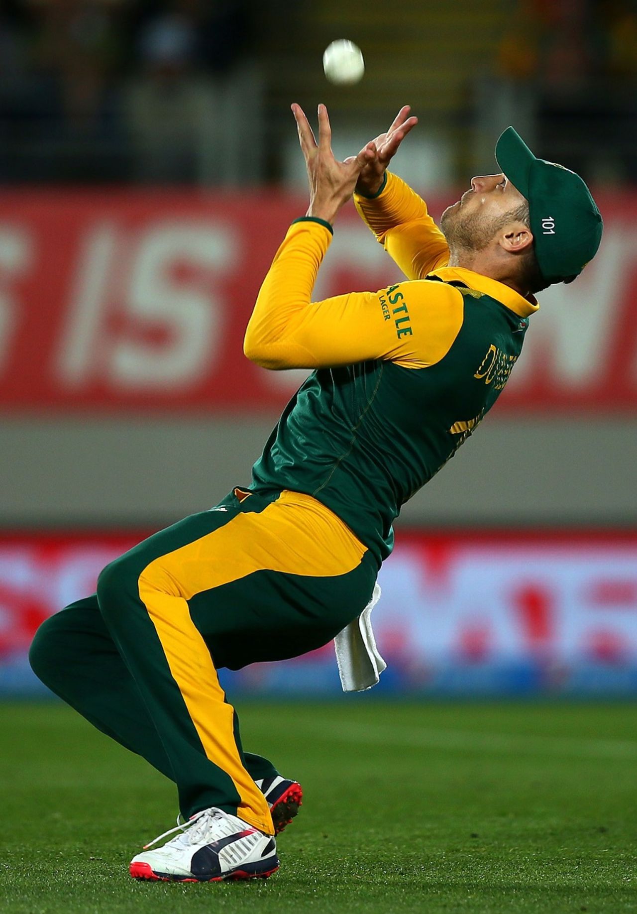 Faf du Plessis was ice-cool under a skier, New Zealand v South Africa, World Cup 2015, 1st Semi-Final, Auckland, March 24, 2015