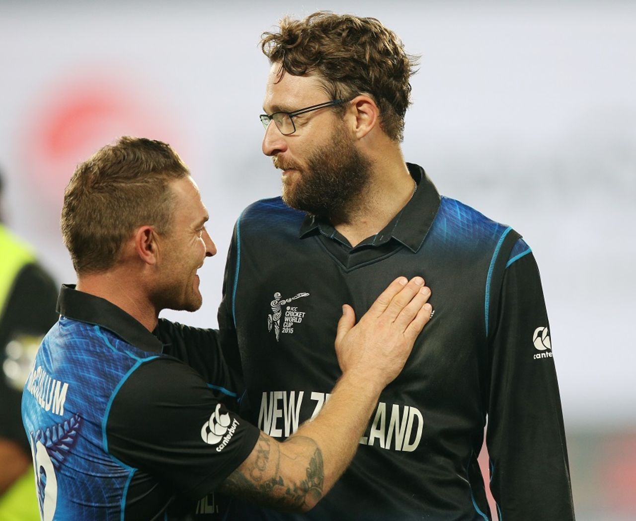 Brendon McCullum congratulates Daniel Vettori, New Zealand v South Africa, World Cup 2015, 1st semi-final, Auckland, March 24, 2015
