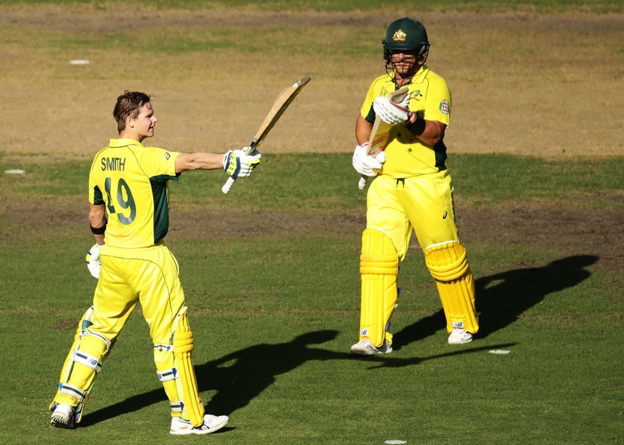 Aaron Finch applauds Steven Smith on his hundred, Australia v India, World Cup 2015, 2nd semi-final, Sydney, March 26, 2015