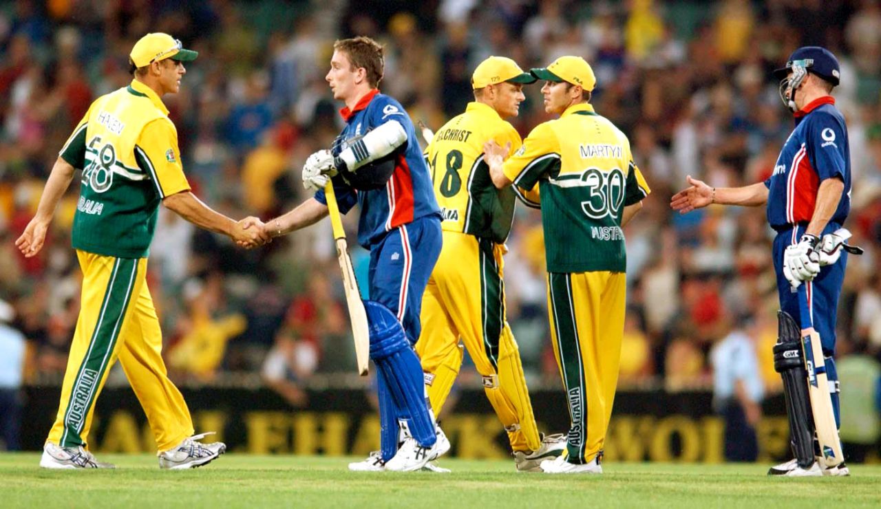 Matthew Hayden shakes hands with James Kirtley after Australia won the match by 89 runs, Australia v England, VB Series, Melbourne, December 15, 2002