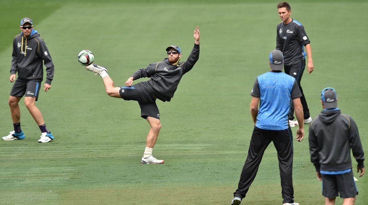Kane Williamson shows off his football skills, World Cup 2015, Melbourne, March 27, 2015