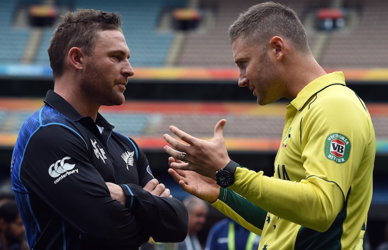 Michael Clarke shares his thoughts with Brendon McCullum, World Cup 2015, Melbourne, March 28, 2015