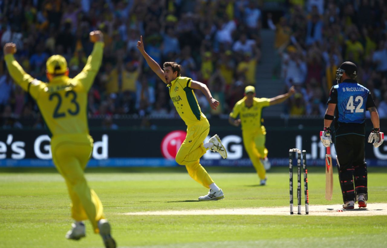 Mitchell Starc got rid of Brendon McCullum for a duck, Australia v New Zealand, World Cup 2015, final, Melbourne, March 29, 2015