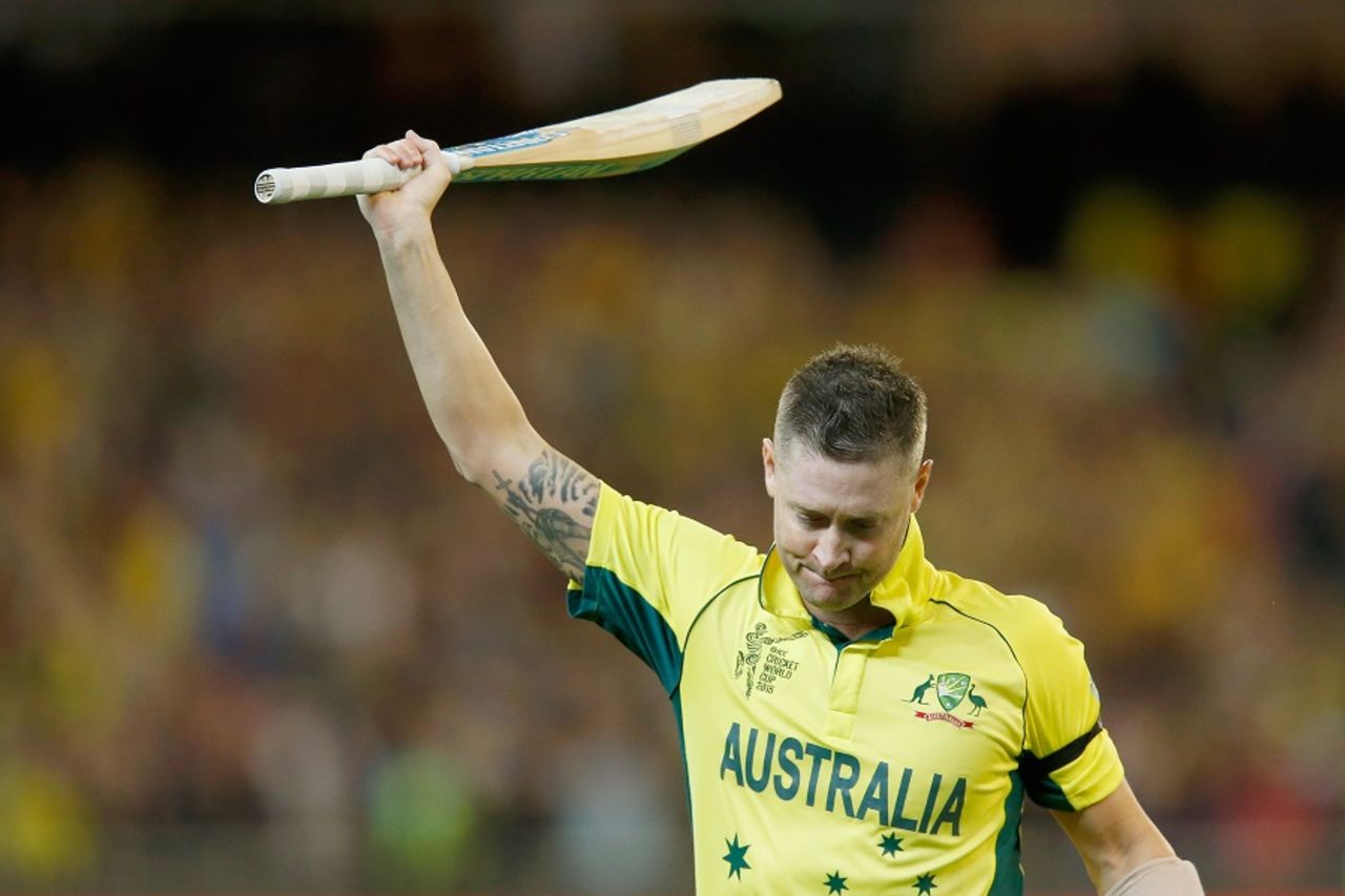 Michael Clarke acknowledges the crowd's cheers, Australia v New Zealand, World Cup 2015, final, Melbourne, March 29, 2015