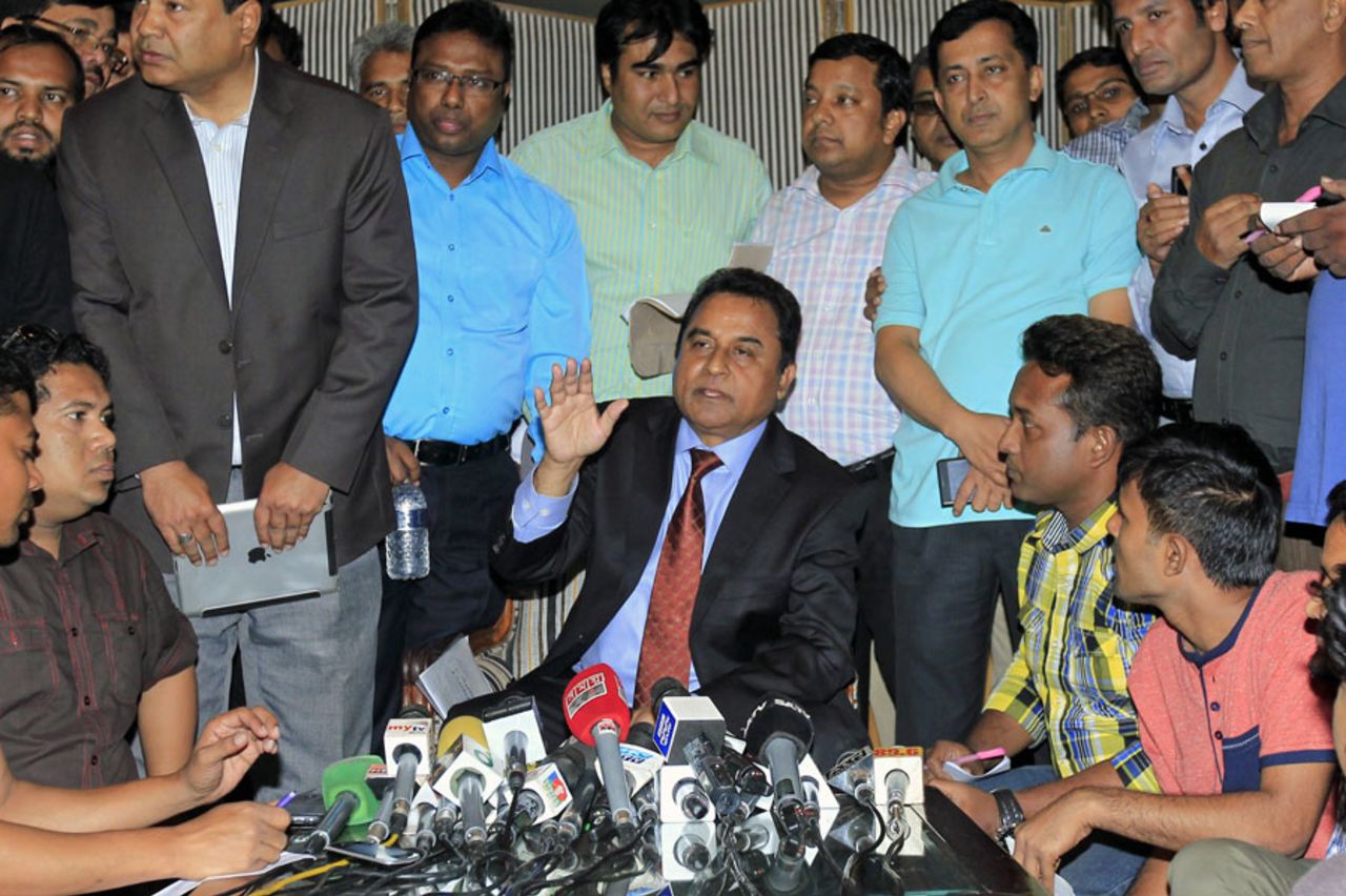 Mustafa Kamal talks to the media after resigning as ICC president, Dhaka, April 1, 2015