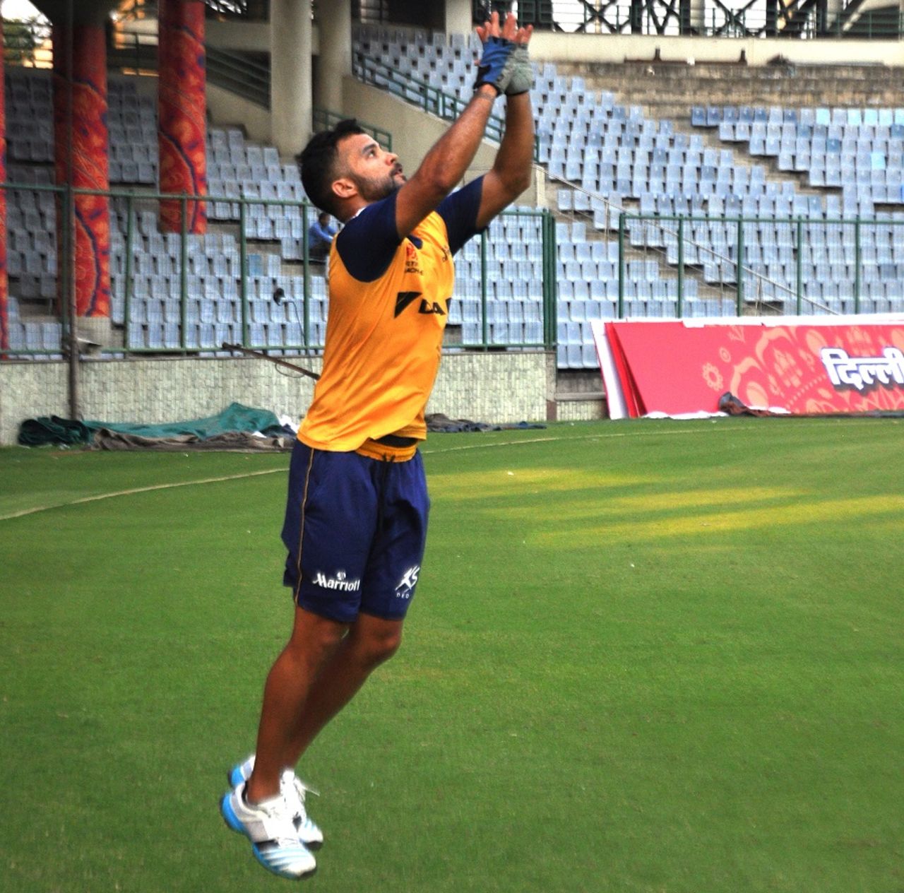 JP Duminy hones his catching skills during training, Delhi, April 6, 2015