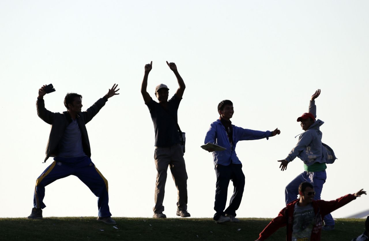 Nepal fans dance, Nepal v UAE, third-place playoff, ICC World Twenty20 Qualifiers, Abu Dhabi, United Arab Emirates, November 30, 2013
