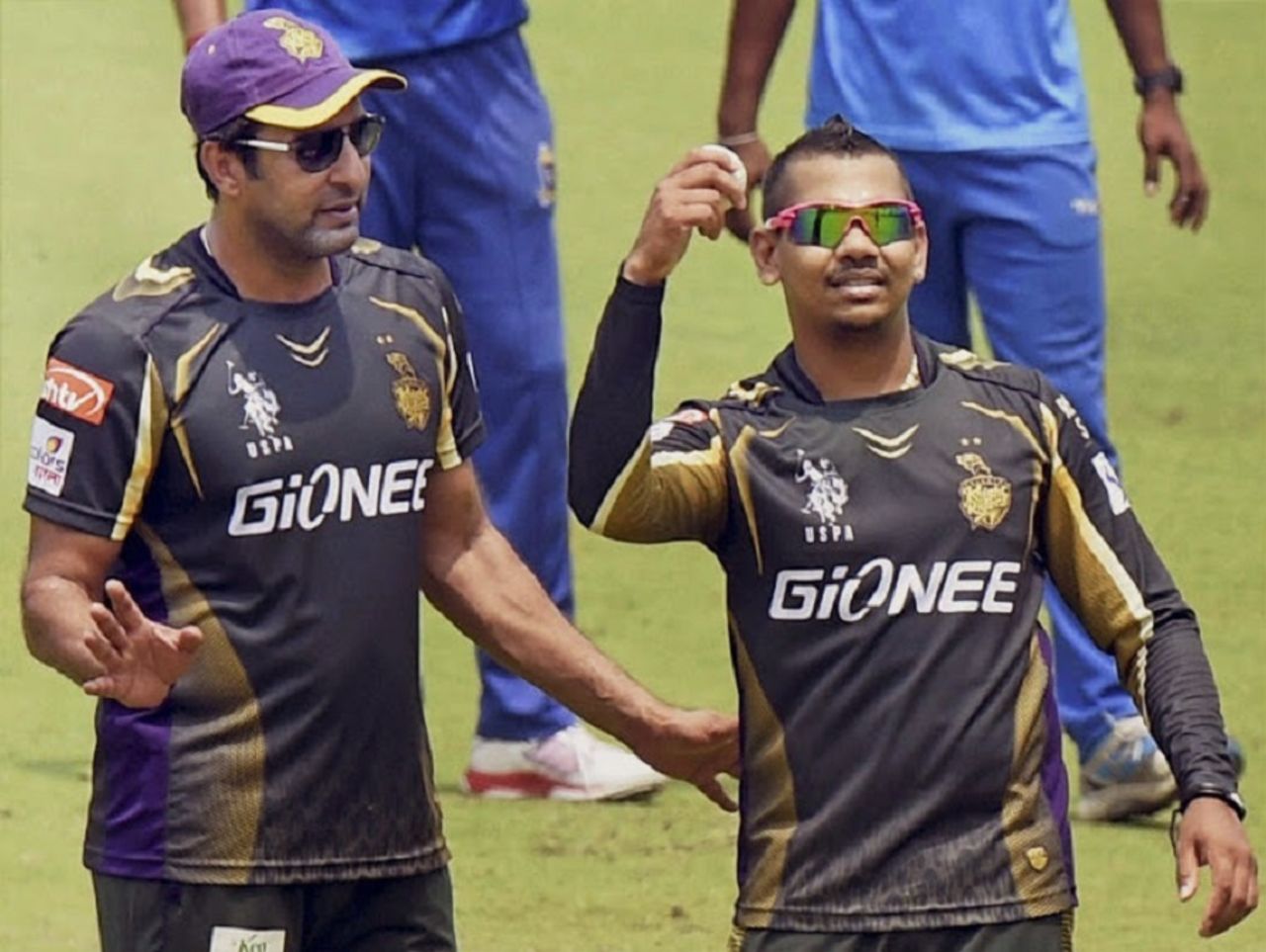 Wasim Akram and Sunil Narine plot Kolkata's title defence, IPL 2015, Kolkata, April 7, 2015
