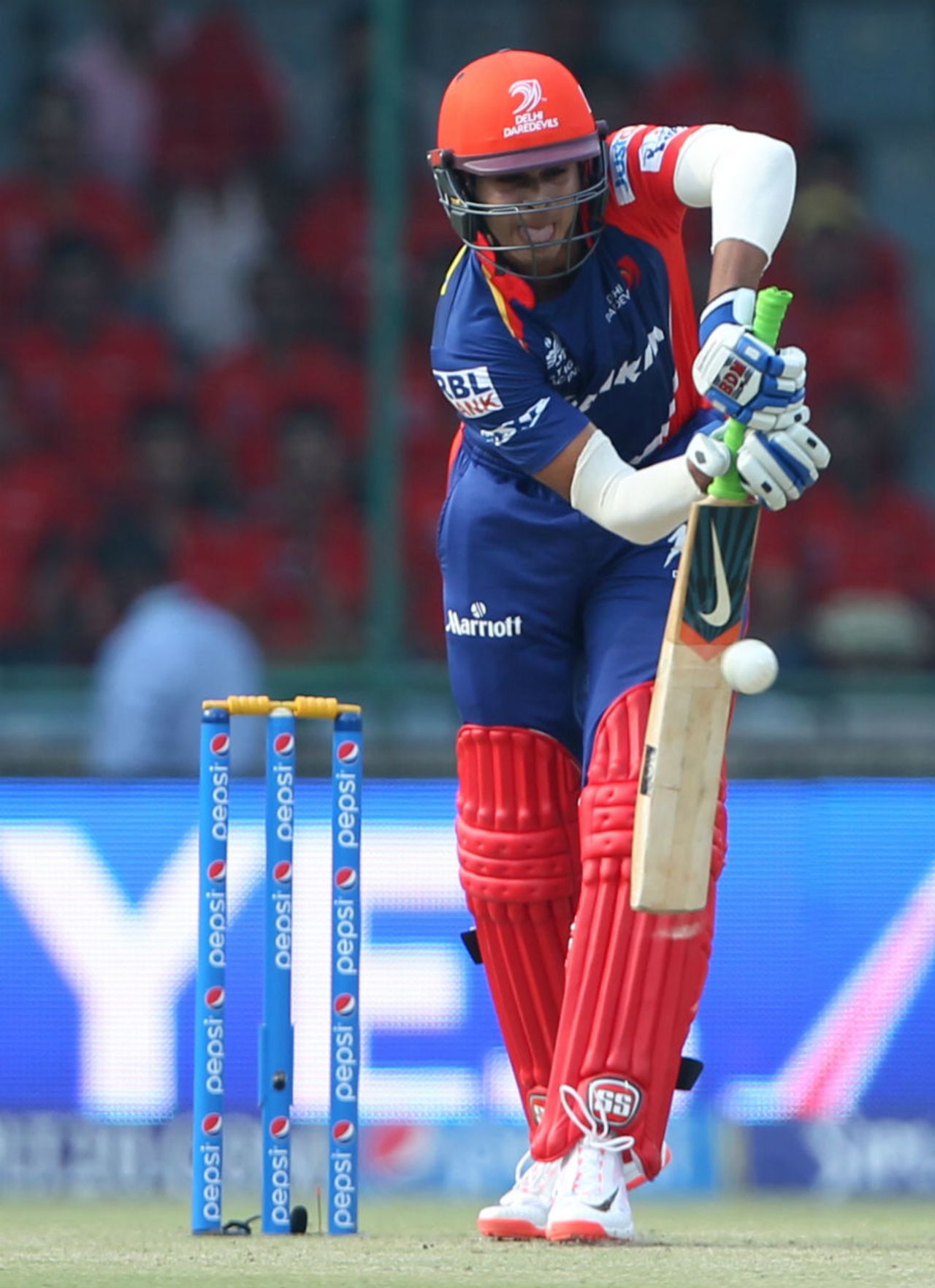 Shreyas Iyer pushes down the ground, Delhi Daredevils v Rajasthan Royals, IPL 2015, Delhi, April 12, 2015