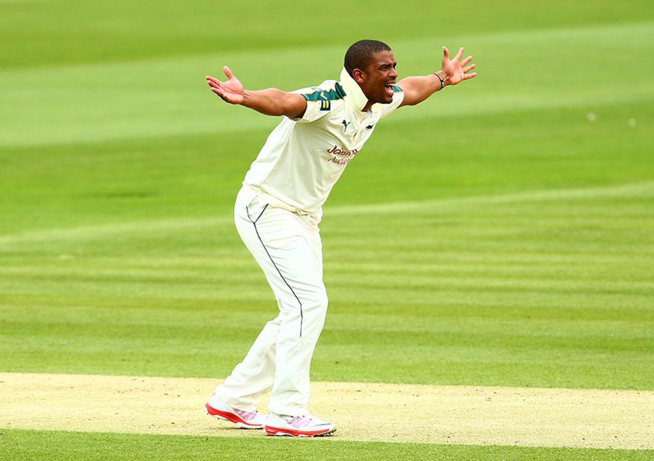 Vernon Philander picked up Nick Compton, Middlesex v Nottinghamshire, County Championship Division One, Lord's, 2nd day, April 13, 2015
