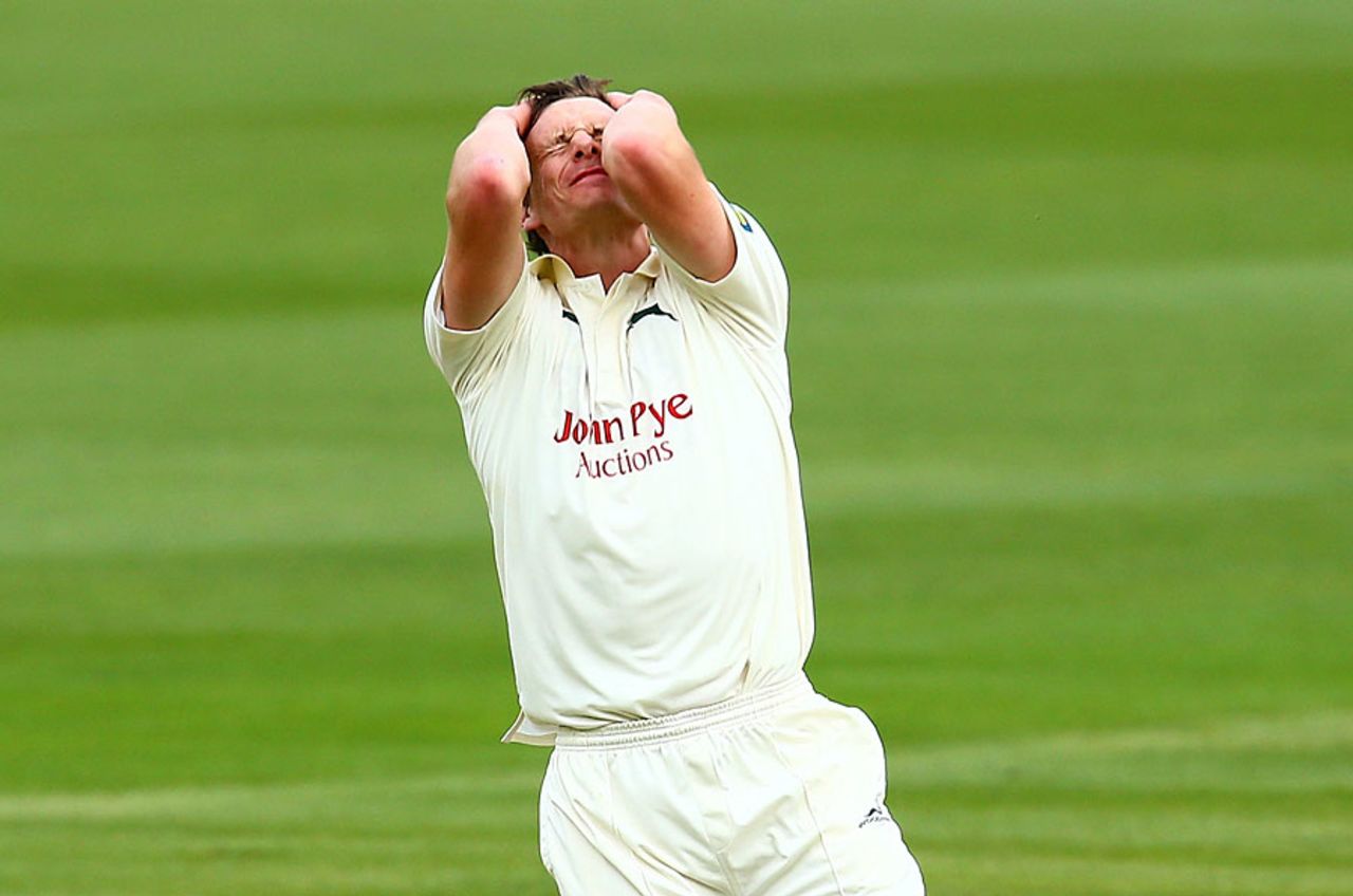 Will Gidman with head in hands, Middlesex v Nottinghamshire, County Championship Division One, Lord's, 2nd day, April 13, 2015