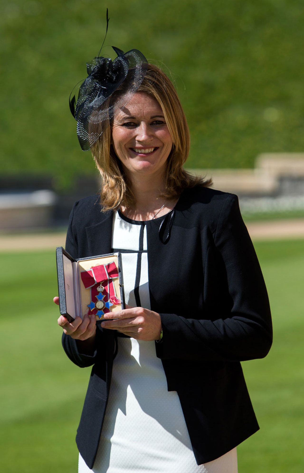 Charlotte Edwards receives her CBE, Windsor, April 14, 2015