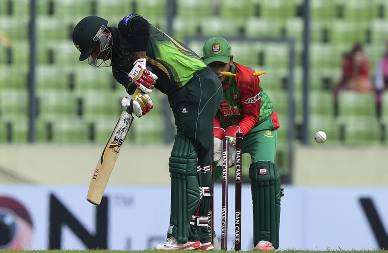 Mohammad Hafeez was bowled for a duck, Bangladesh v Pakistan, 2nd ODI, Mirpur, April 19, 2015
