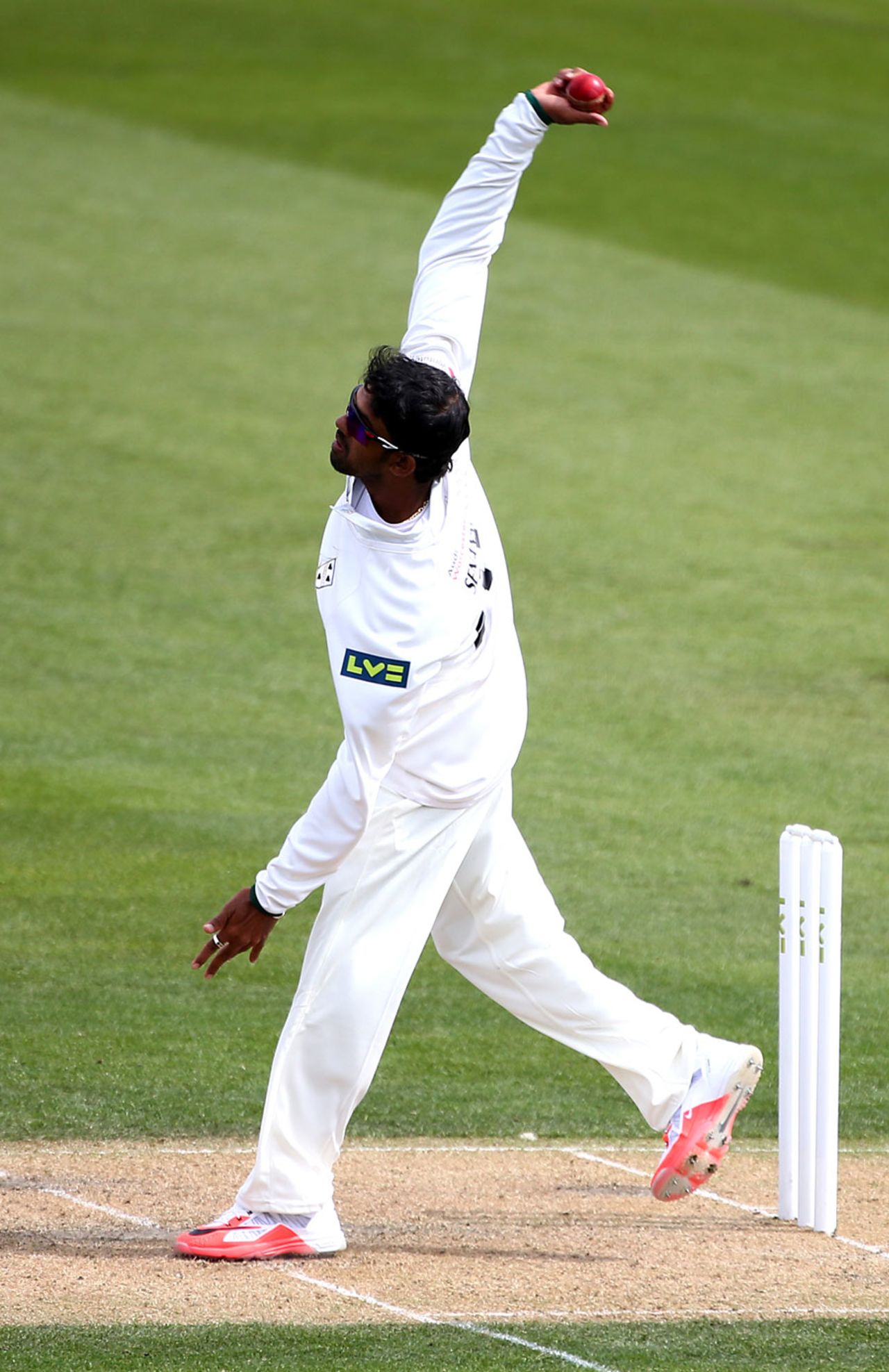 Sachithra Senanayake in action for Worcestershire, Sussex v Worcestershire, County Championship, Division One, Hove, April 19, 2015