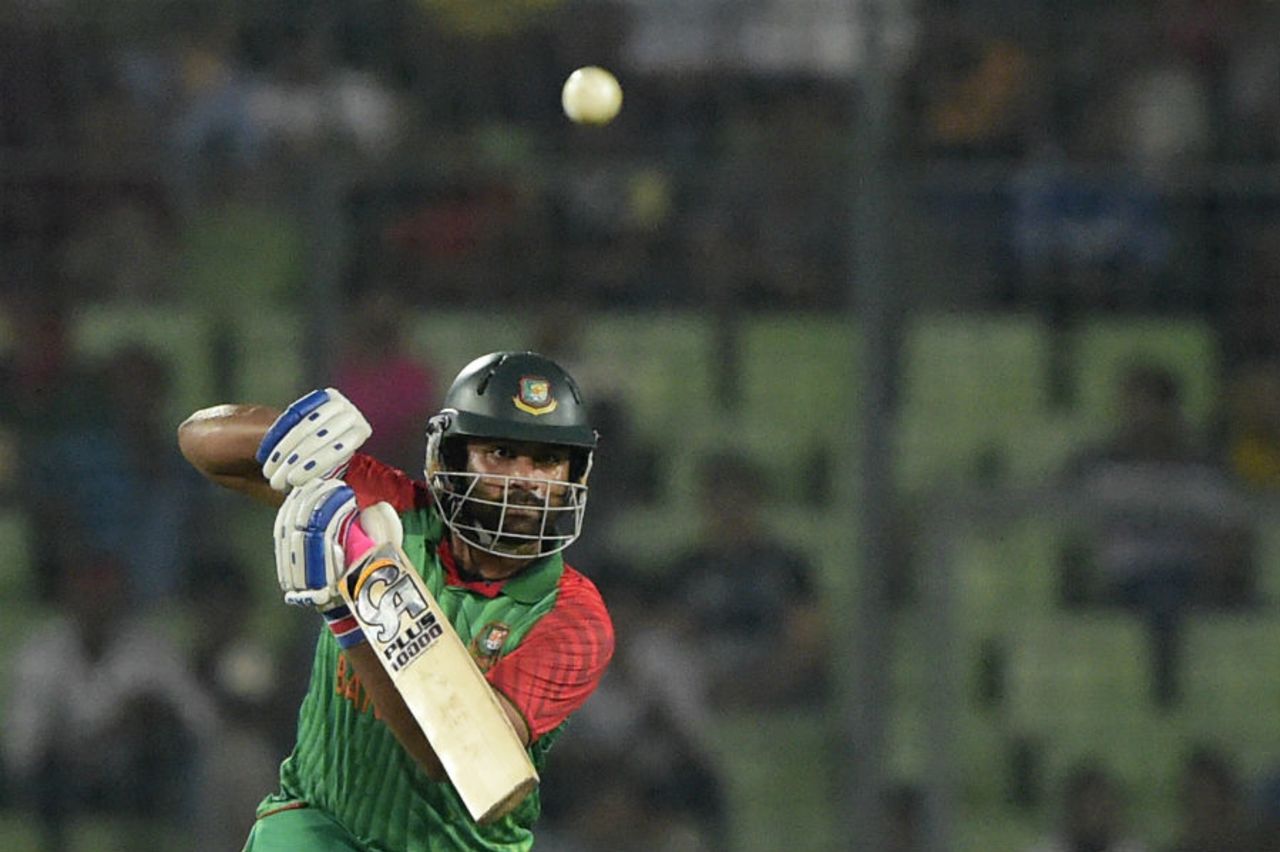 Tamim Iqbal drives down the ground, Bangladesh v Pakistan, 2nd ODI, Mirpur, April 19, 2015