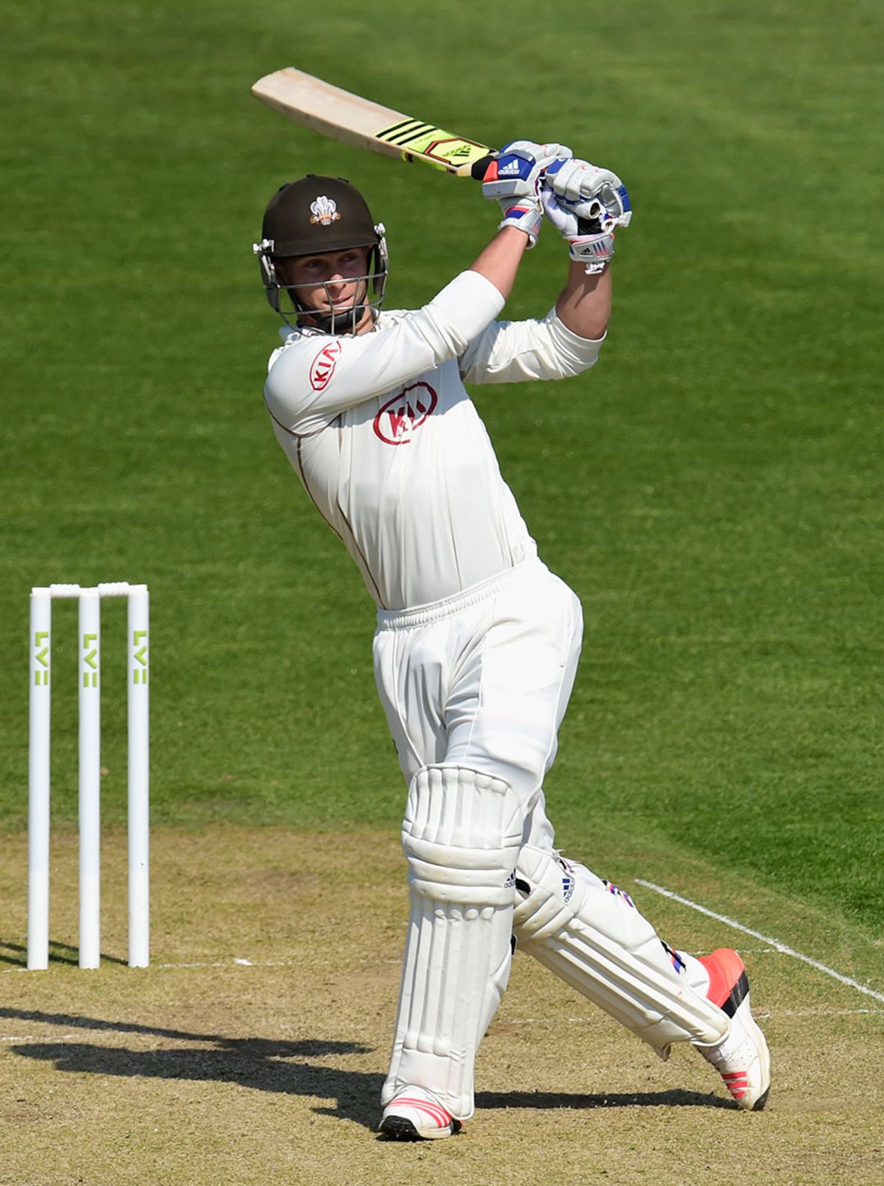 Tom Curran helped himself to 23 not out before Surrey declared, Glamorgan v Surrey, County Championship Division One, Cardiff, 2nd day, April 20, 2015