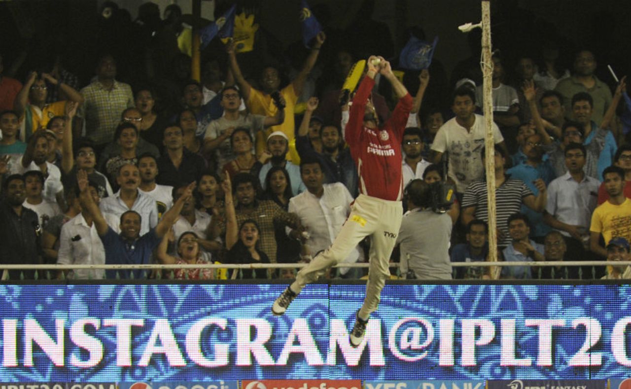 Glenn Maxwell times his jump perfectly, Rajasthan Royals v Kings XI Punjab, IPL 2015, Ahmedabad, April 21, 2015