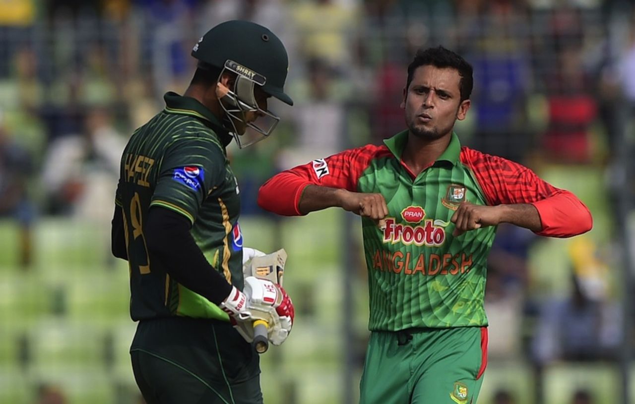 Arafat Sunny celebrates Mohammad Hafeez's wicket, Bangladesh v Pakistan, 3rd ODI, Mirpur, April 22, 2015