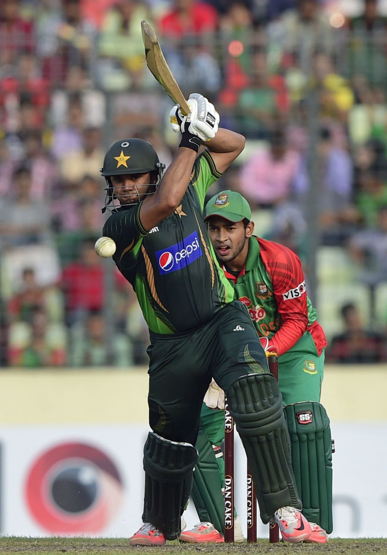 Azhar Ali plays the ball down the ground, Bangladesh v Pakistan, 3rd ODI, Mirpur, April 22, 2015