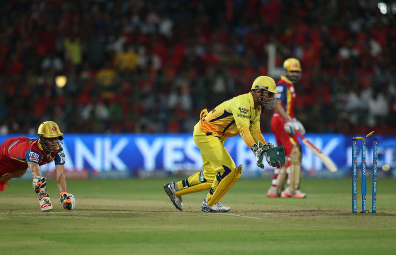 AB de Villiers was run-out for 14, Royal Challengers Bangalore v Chennai Super Kings, IPL 2015, Bangalore, April 22, 2015