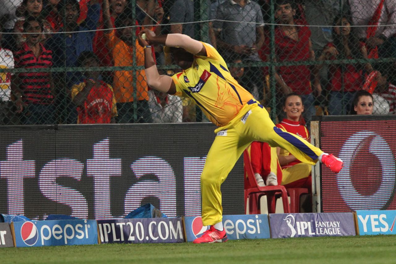 Dwayne Smith keeps his balance at the boundary, Royal Challengers Bangalore v Chennai Super Kings, IPL 2015, Bangalore, April 22, 2015