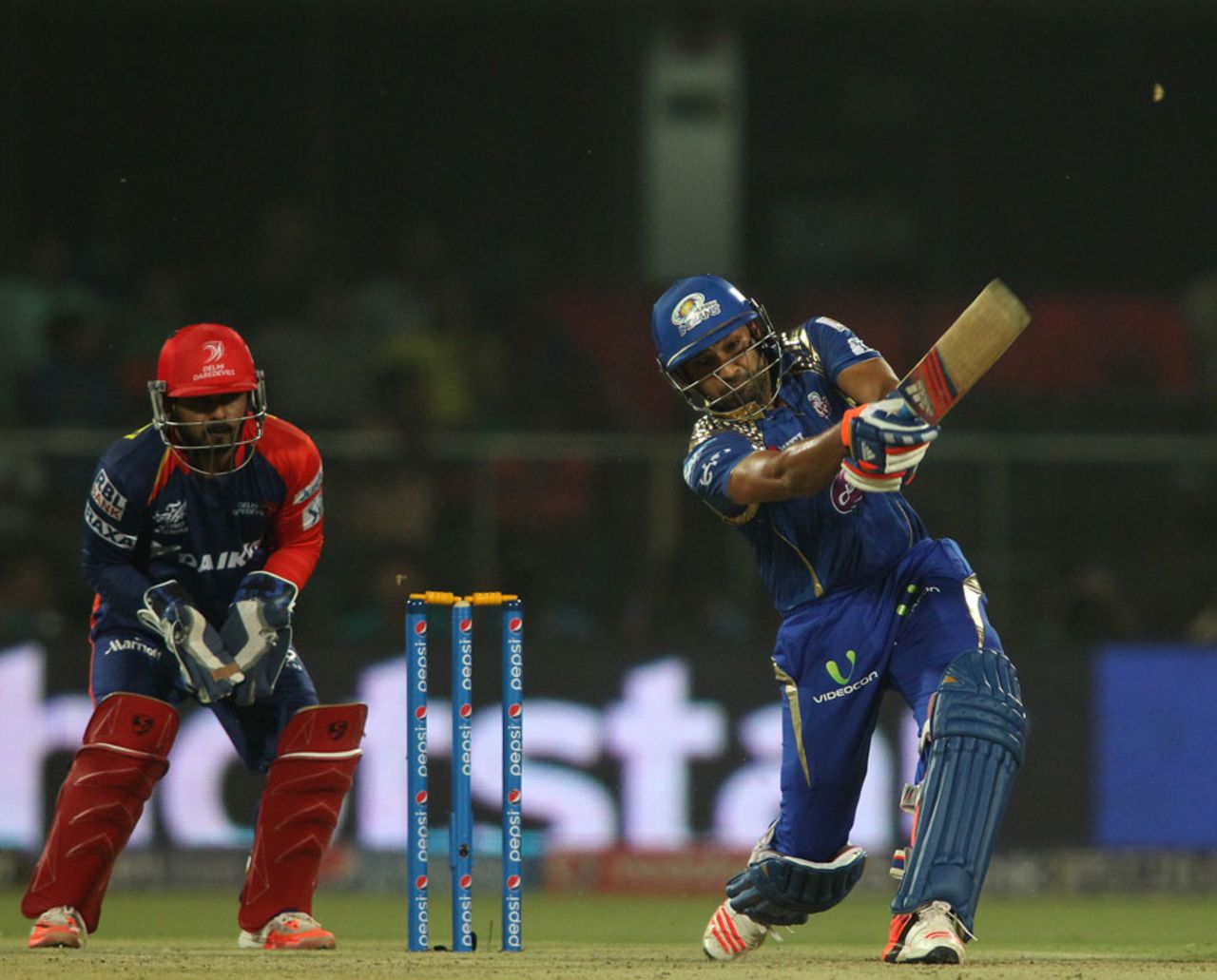 Rohit Sharma goes on the attack, Delhi Daredevils v Mumbai Indians, IPL 2015, Delhi, April 23, 2015