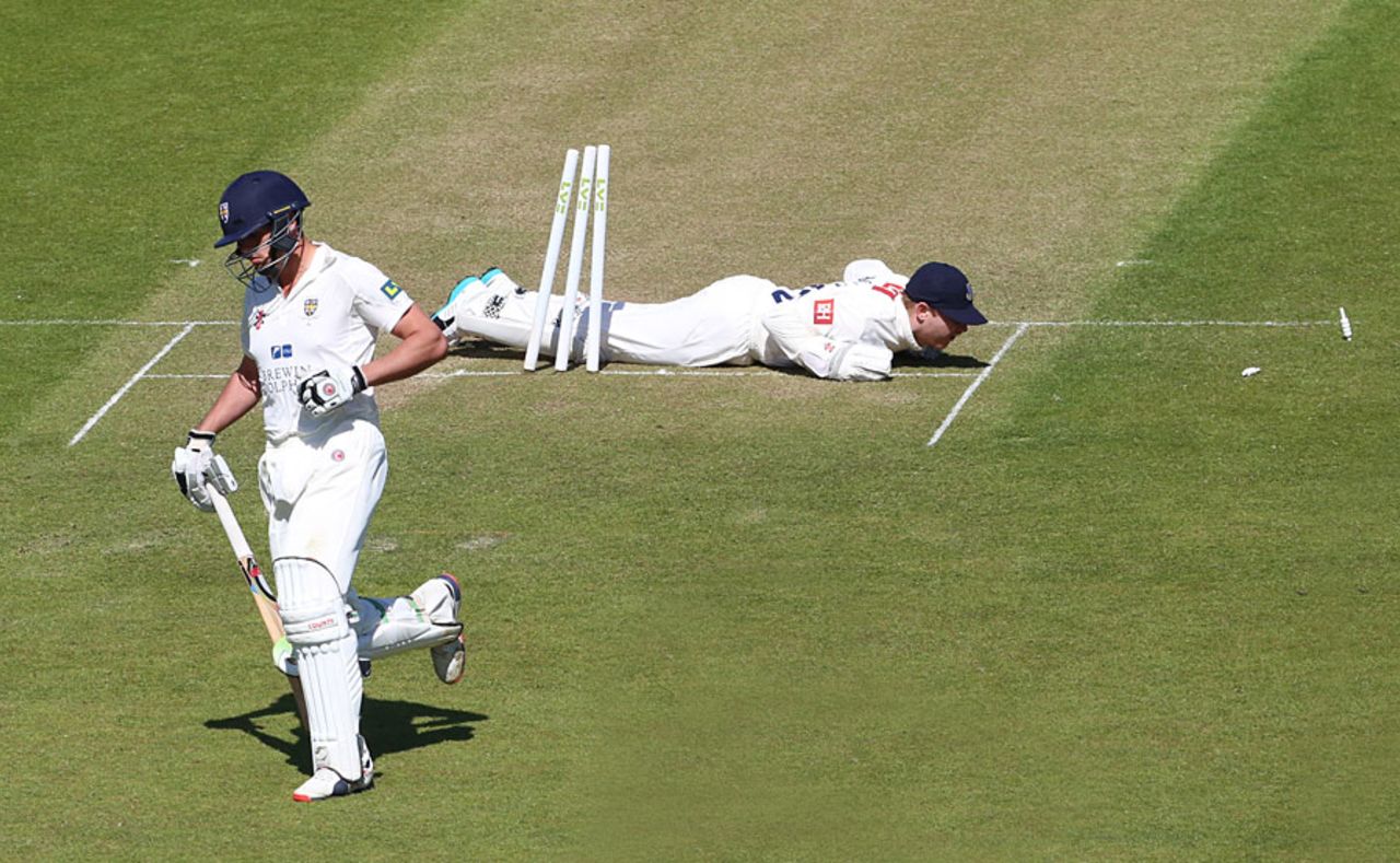 Ben Brown made a mess of the stumps, but Calum MacLeod survived, Durham v Sussex, County Championship, Division One, Chester-le-Street, 2nd day, April 27, 2015