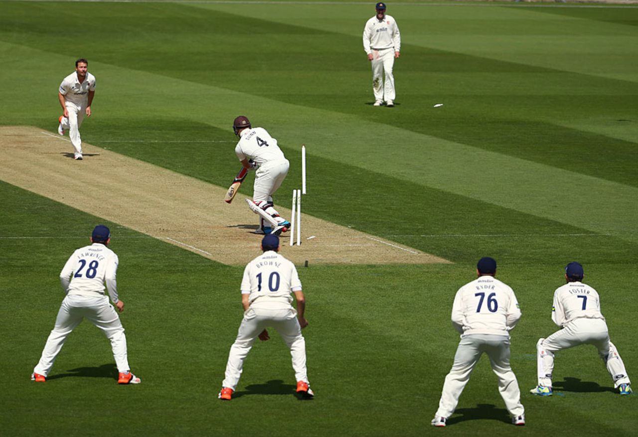 Graham Napier removed Matt Dunn's off stump, Surrey v Essex, County Championship, Division Two, Kia Oval, 2nd day, April 27, 2015