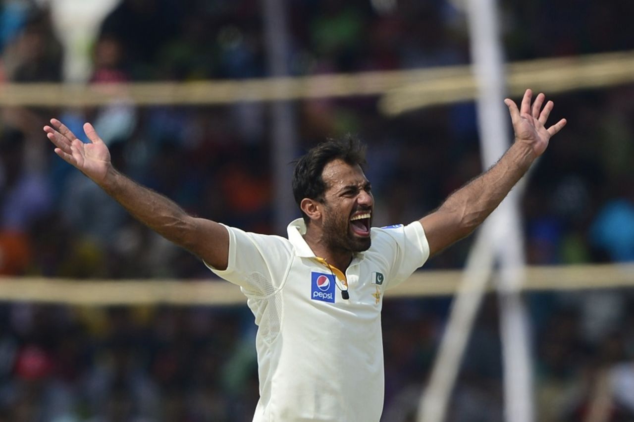 Wahab Riaz belts out an appeal, Bangladesh v Pakistan, 1st Test, Khulna, 4th day, May 1, 2015