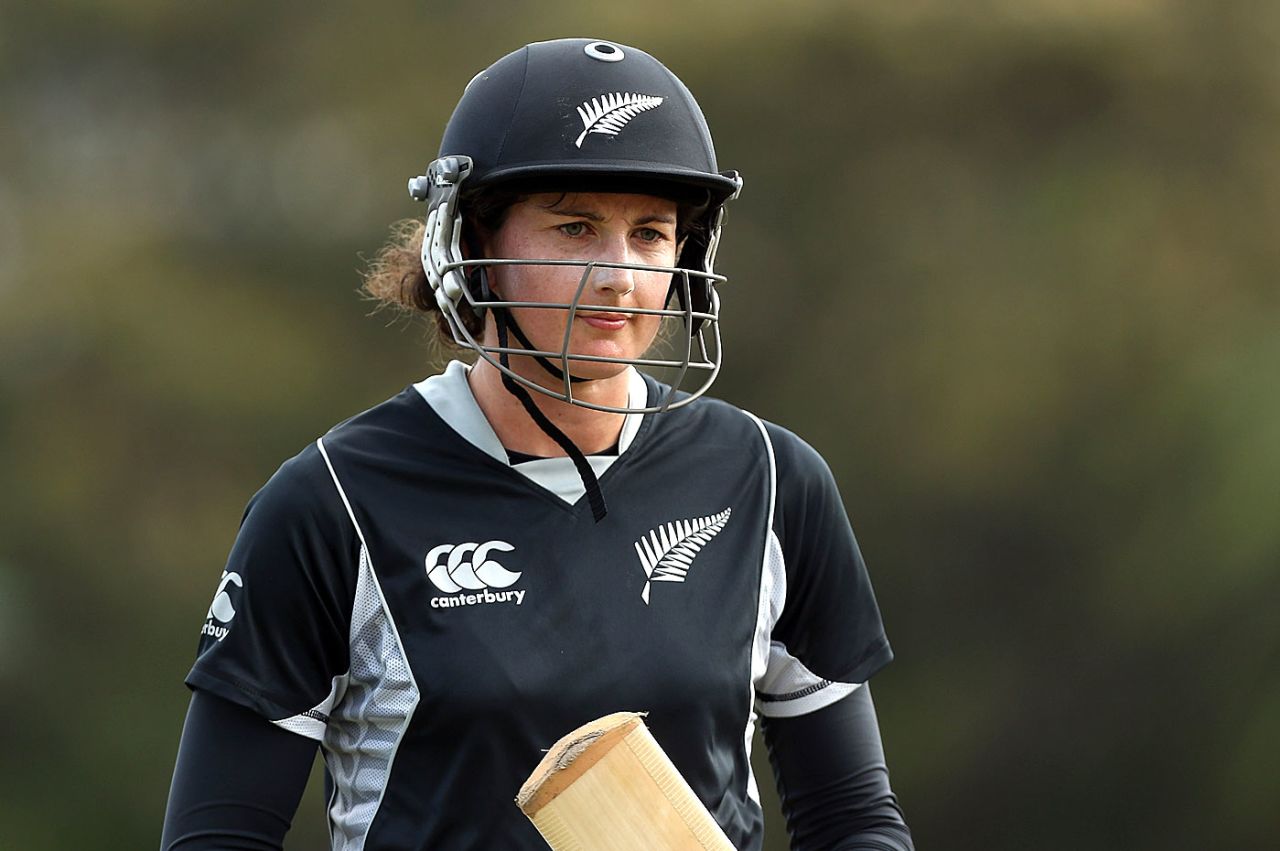 Nicola Browne top-scored with 63, Australia v New Zealand, 4th Women's ODI, North Sydney Oval, Sydney, December 19, 2012