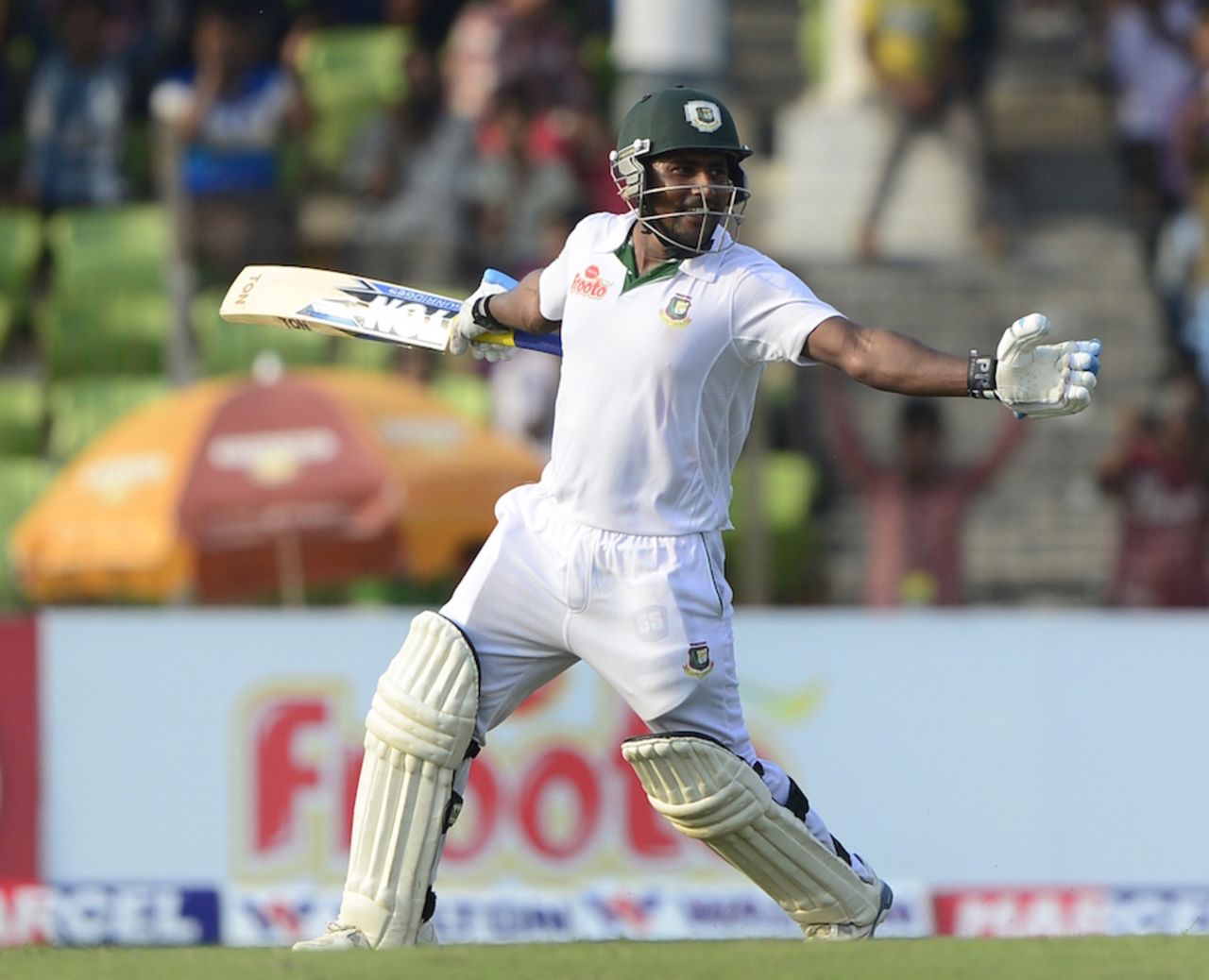 Imrul Kayes is ecstatic on reaching his third Test century, Bangladesh v Pakistan, 1st Test, Khulna, 4th day, May 1, 2015