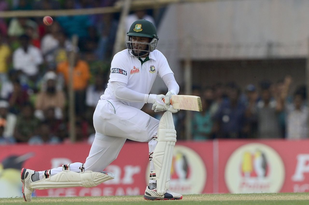 Shakib Al Hasan goes low for a sweep, Bangladesh v Pakistan, 1st Test, Khulna, 5th day, May 2, 2015