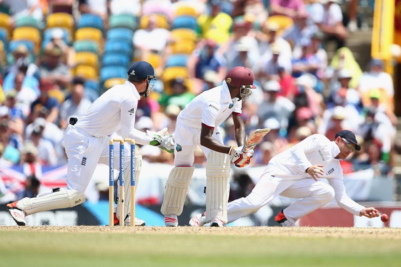 Ian Bell failed to take a very sharp chance off Jermaine Blackwood at leg slip, West Indies v England, 3rd Test, Bridgetown, 2nd day, May 2, 2015