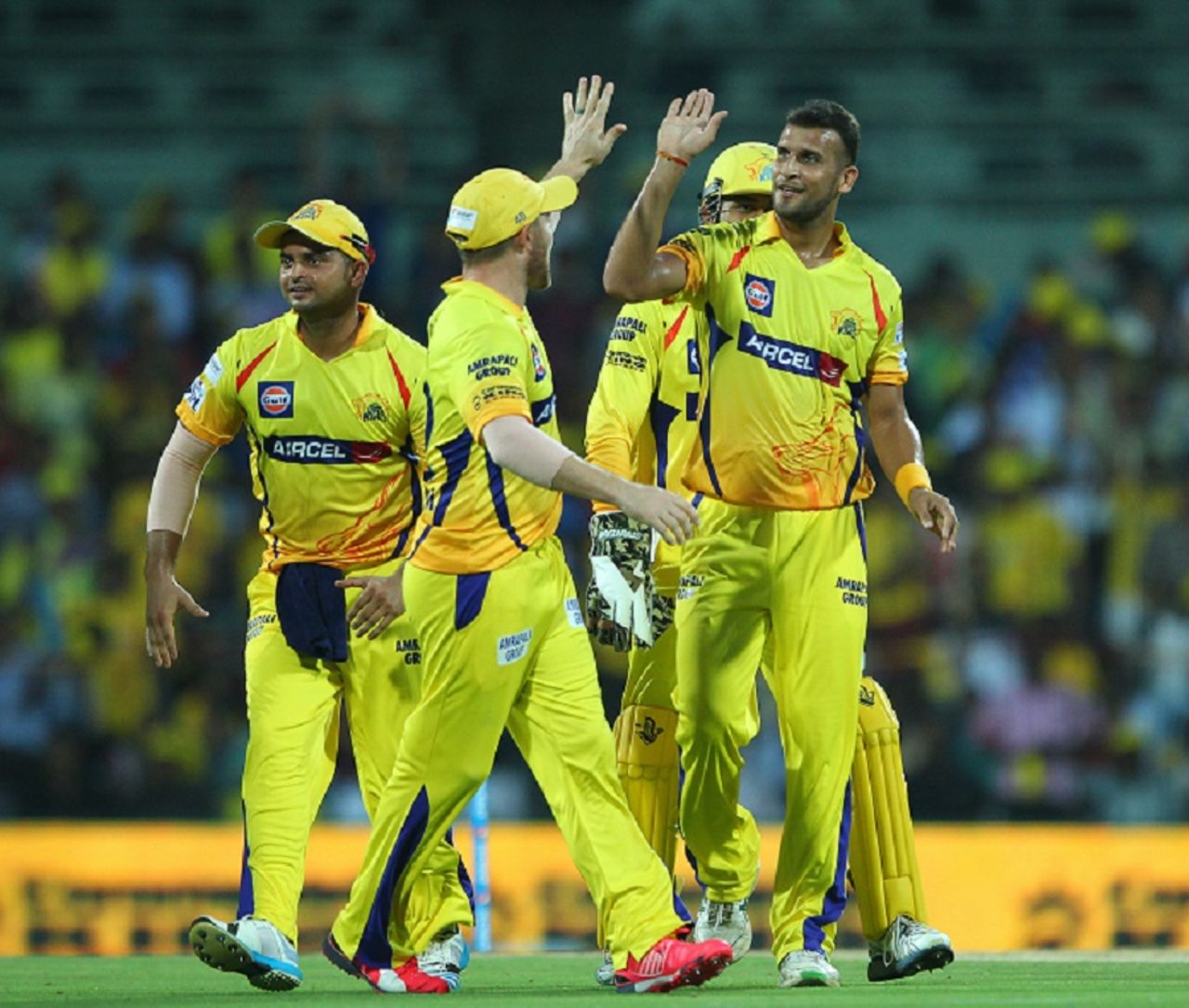Ishwar Pandey is congratulated on the wicket of AB de Villiers, Chennai Super Kings v Royal Challengers Bangalore, IPL 2015, Chennai, May 4, 2015