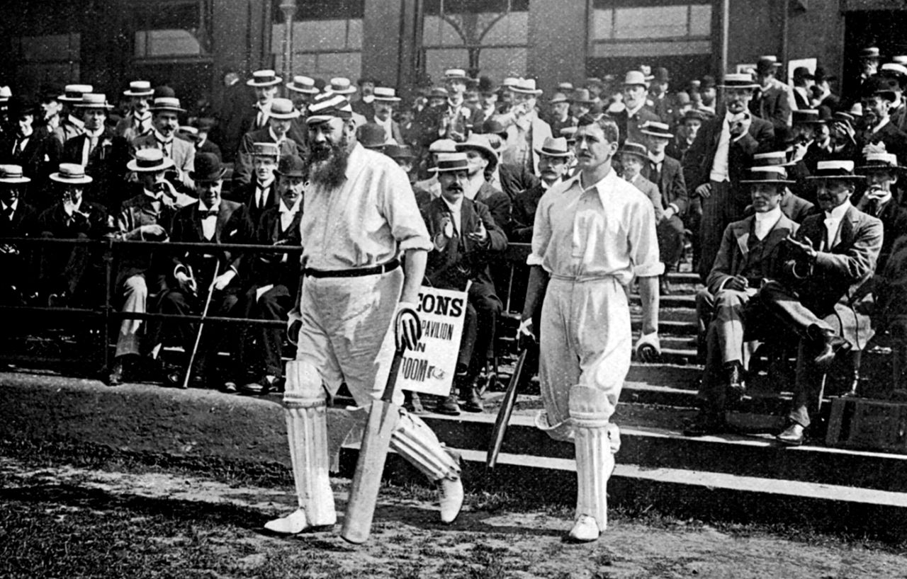 WG Grace walks out to bat, circa 1899