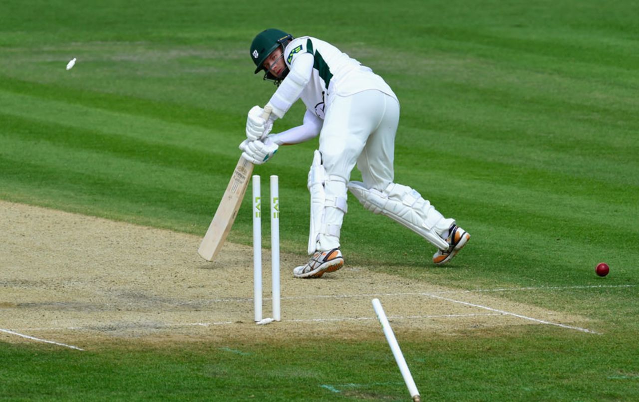 Alexei Kervezee might be wishing he had played straight, Worcestershire v Somerset, County Championship Division One, New Road, 2nd day, May 4, 2015