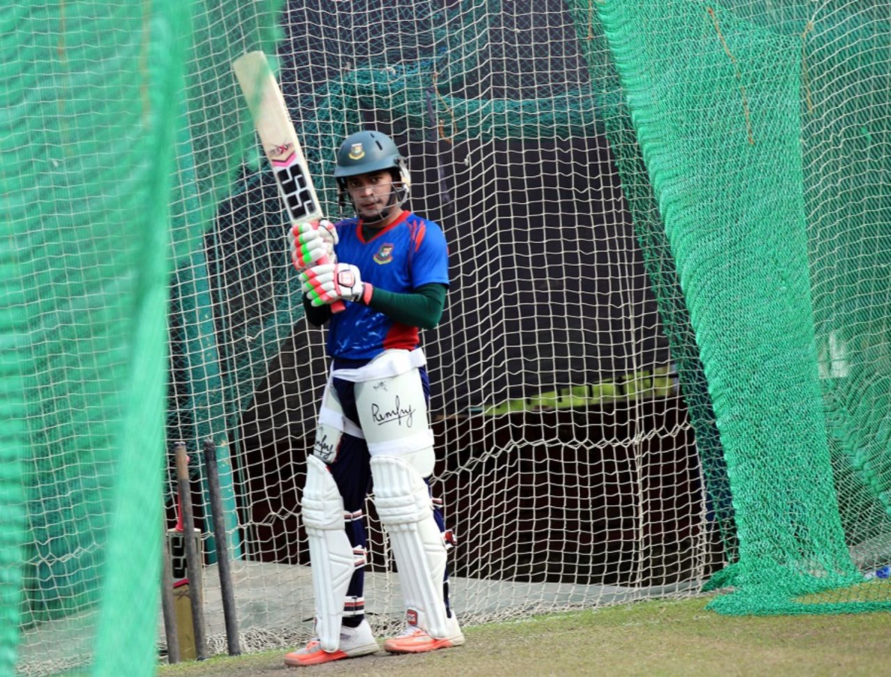 Mushfiqur Rahim prepares to bat in the nets, Mirpur, May 4, 2015