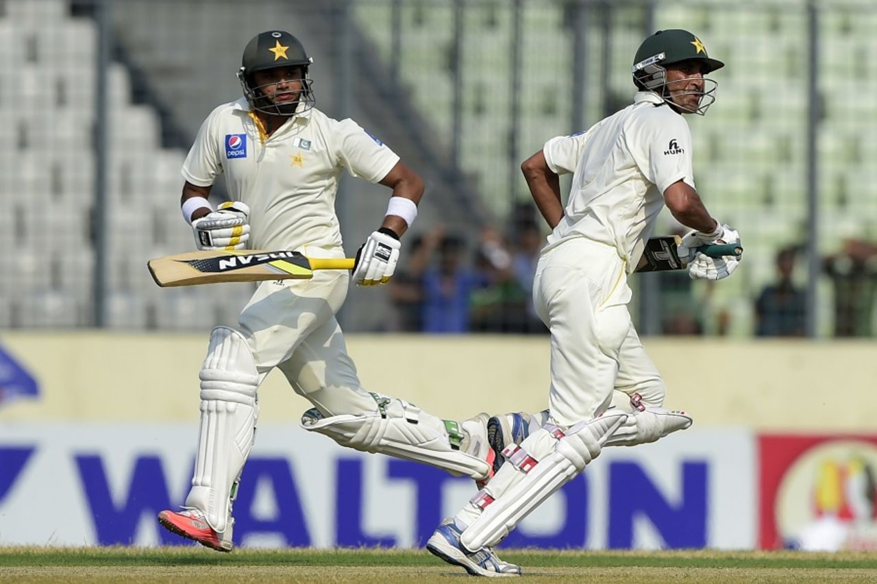 Azhar Ali and Younis Khan put on 250 runs for the third wicket, Bangladesh v Pakistan, 2nd Test, Mirpur, 1st day, May 6, 2015