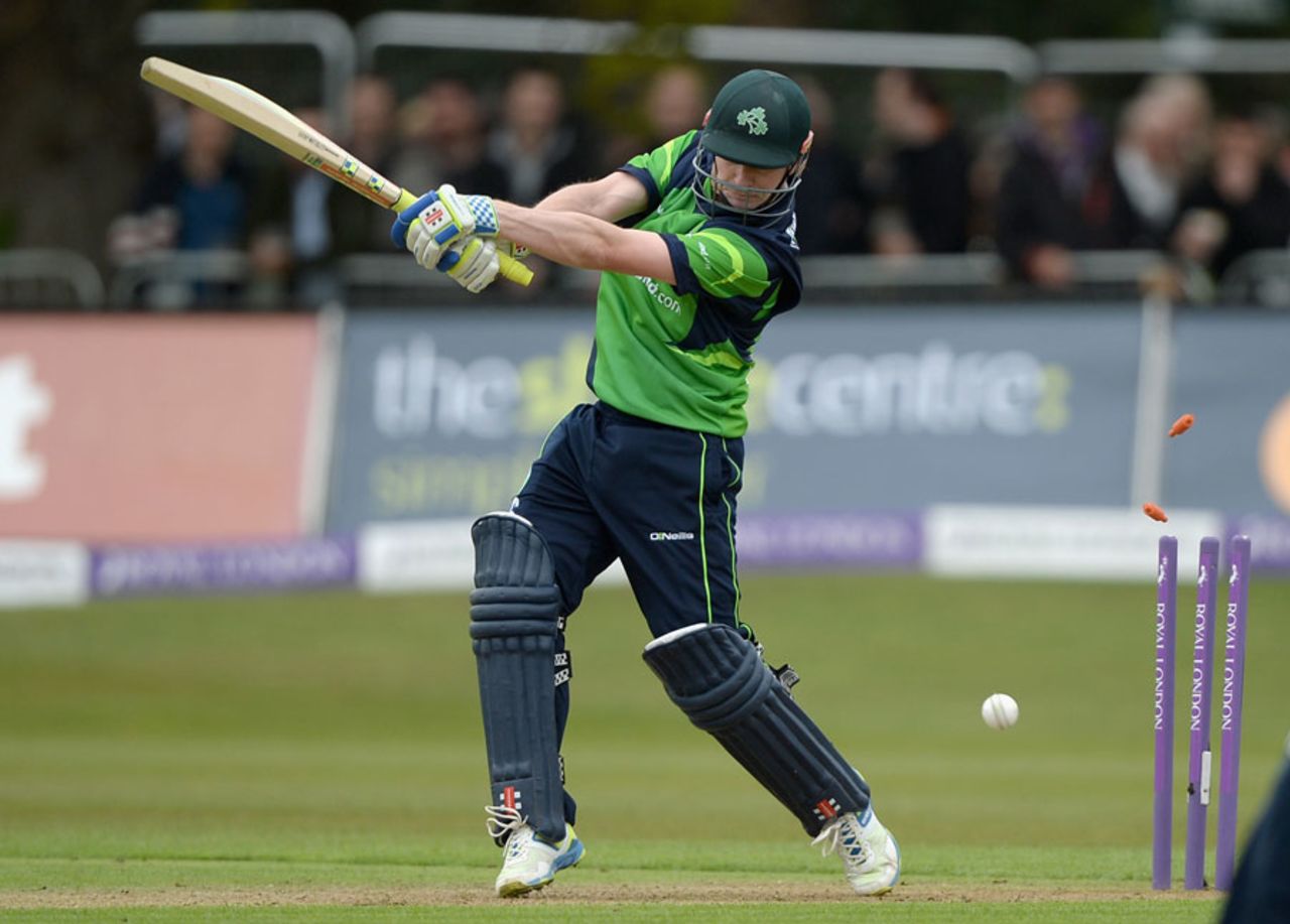 William Porterfield dragged on against Mark Wood, Ireland v England, only ODI, Malahide, May 8, 2015