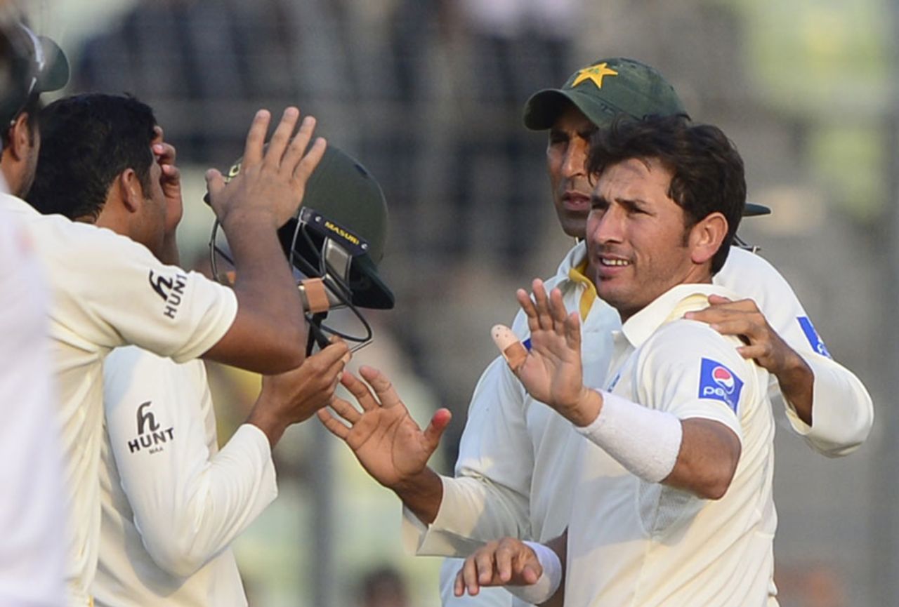 Yasir Shah celebrates the wicket of Imrul Kayes, Bangladesh v Pakistan, 2nd Test, Mirpur, 3rd day, May 8, 2015