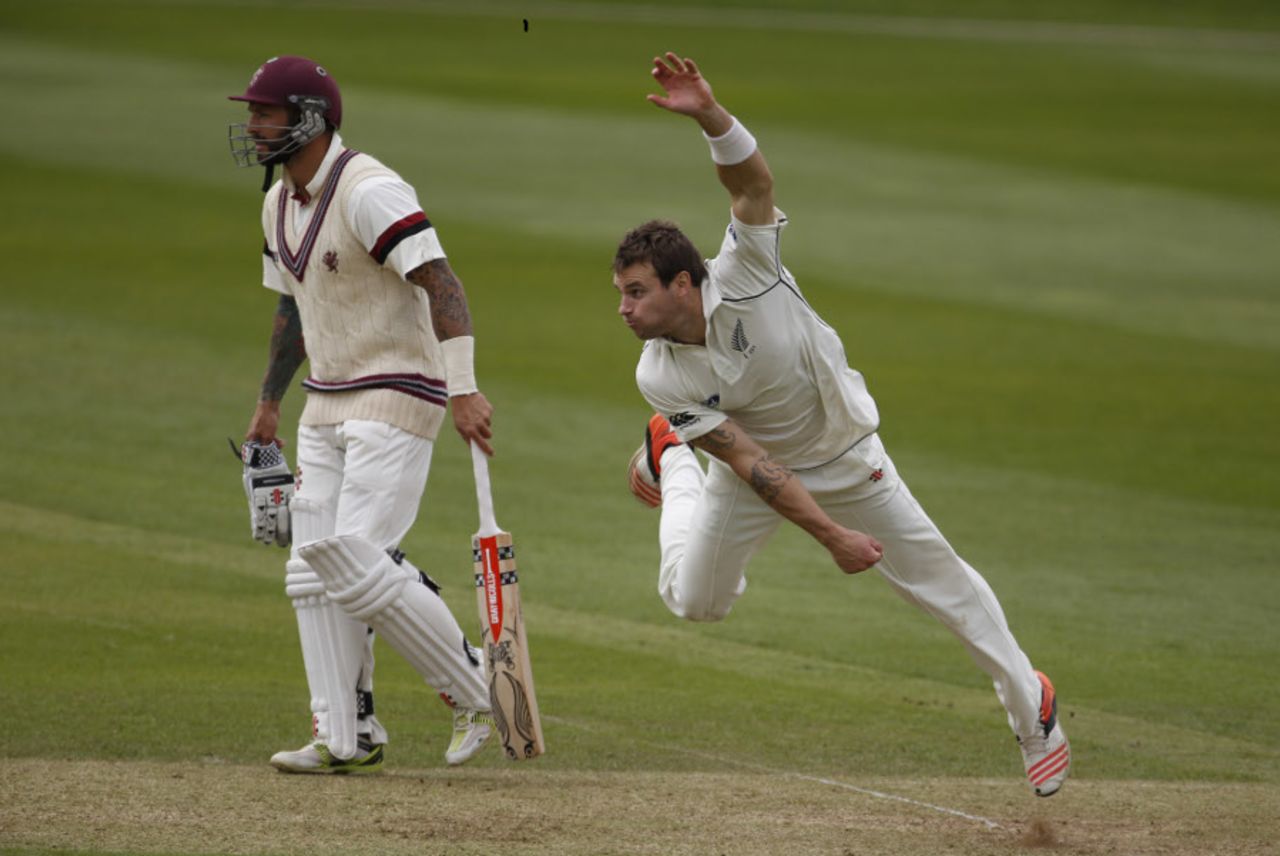Doug Bracewell was expensive during his 13 overs, Somerset v New Zealanders, Tour match, 2nd day, Taunton, May 9, 2015