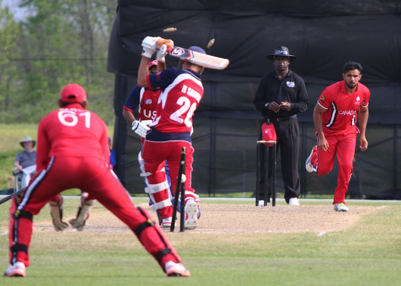 Satsimranjit Dhindsa bowls Hammad Shahid in the final over to clinch victory,Canada v United States of America, ICC Americas Regional T20, Indianapolis, May 9, 2015