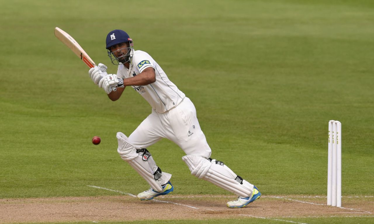 Varun Chopra guided the second innings with a century, Warwickshire v Worcestershire, County Championship, Division One, Edgbaston, 3rd day, May 11, 2015