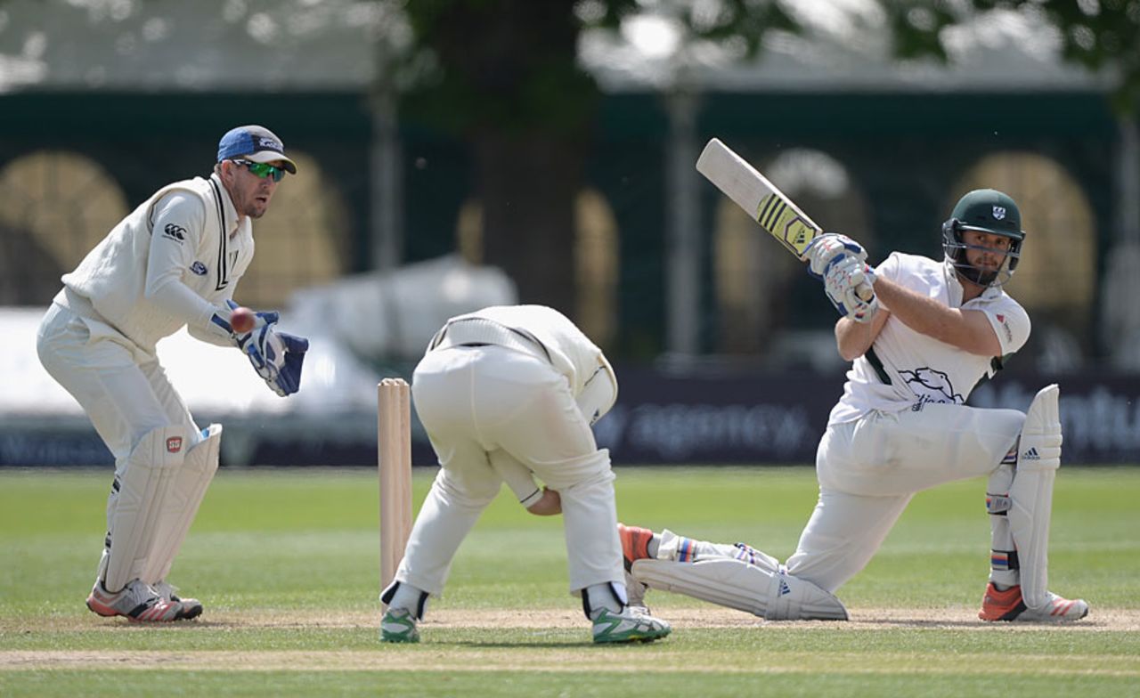 Ross Whiteley made New Zealand's bowlers work hard, Worcestershire v New Zealanders, Tour match, New Road, 3rd day, May 16, 2015