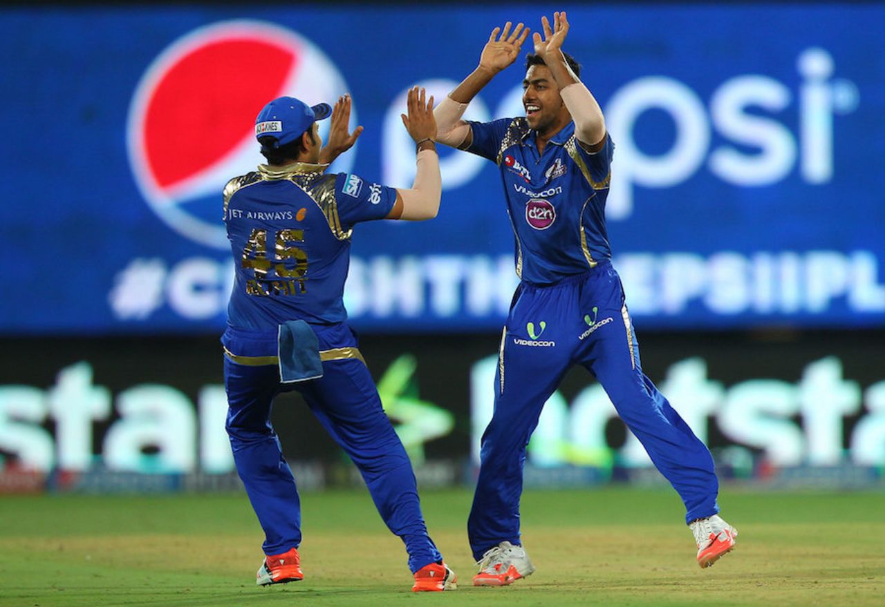 J Suchith picked up two wickets in successive deliveries to peg Sunrisers back, Sunrisers Hyderabad v Mumbai Indians, IPL 2015, Hyderabad, May 17, 2015