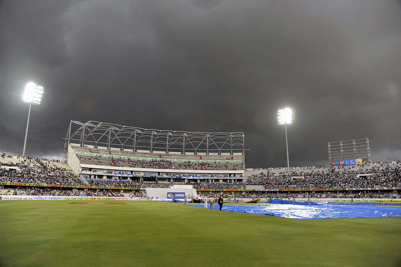 Storm clouds gather over the Rajiv Gandhi International Stadium, India v New Zealand, 1st Test, Hyderabad, 3rd day, August 25, 2012
