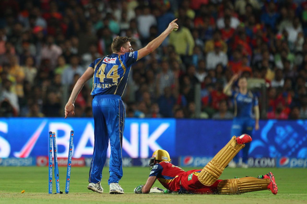 AB de Villiers was run out by James Faulkner, Rajasthan Royals v Royal Challengers Bangalore, IPL 2015, Eliminator, Pune, May 20, 2015