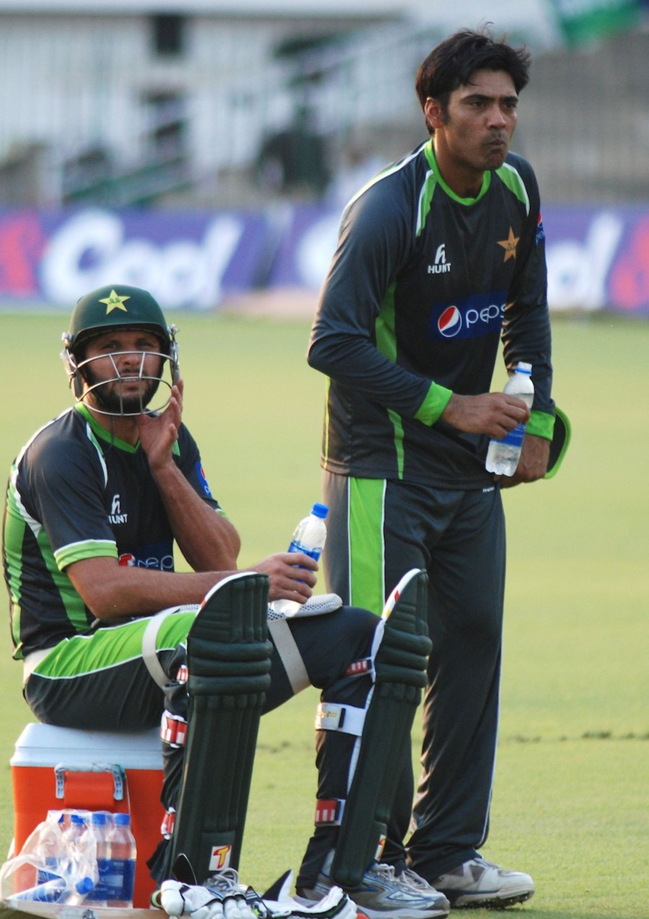 Shahid Afridi and Mohammad Sami at a net session, Lahore, May 20, 2015