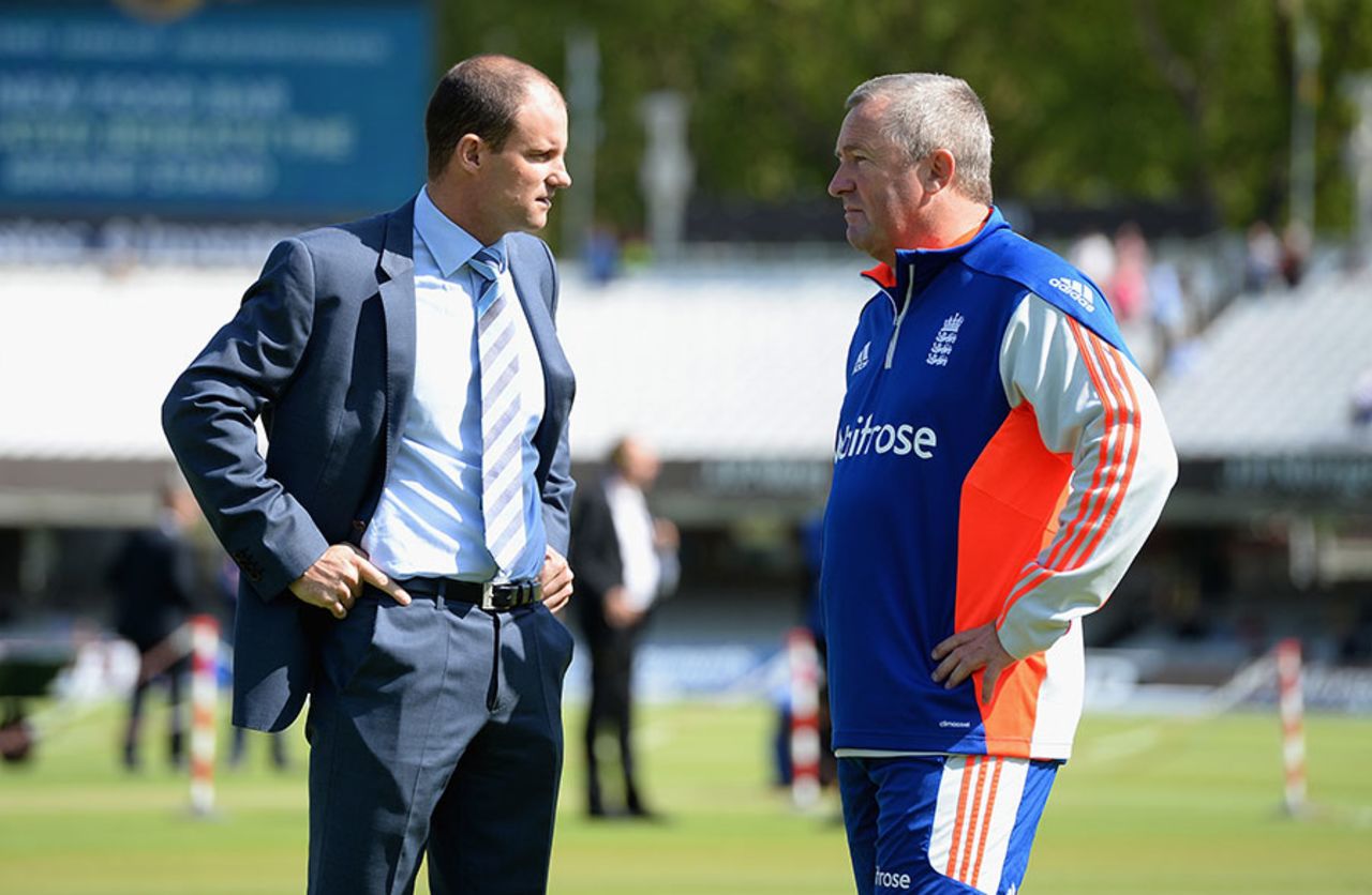 Fancy a job? Andrew Strauss chats with England interim coach Paul Farbrace, England v New Zealand, 1st Test, Lord's, 1st day, May 21, 2015