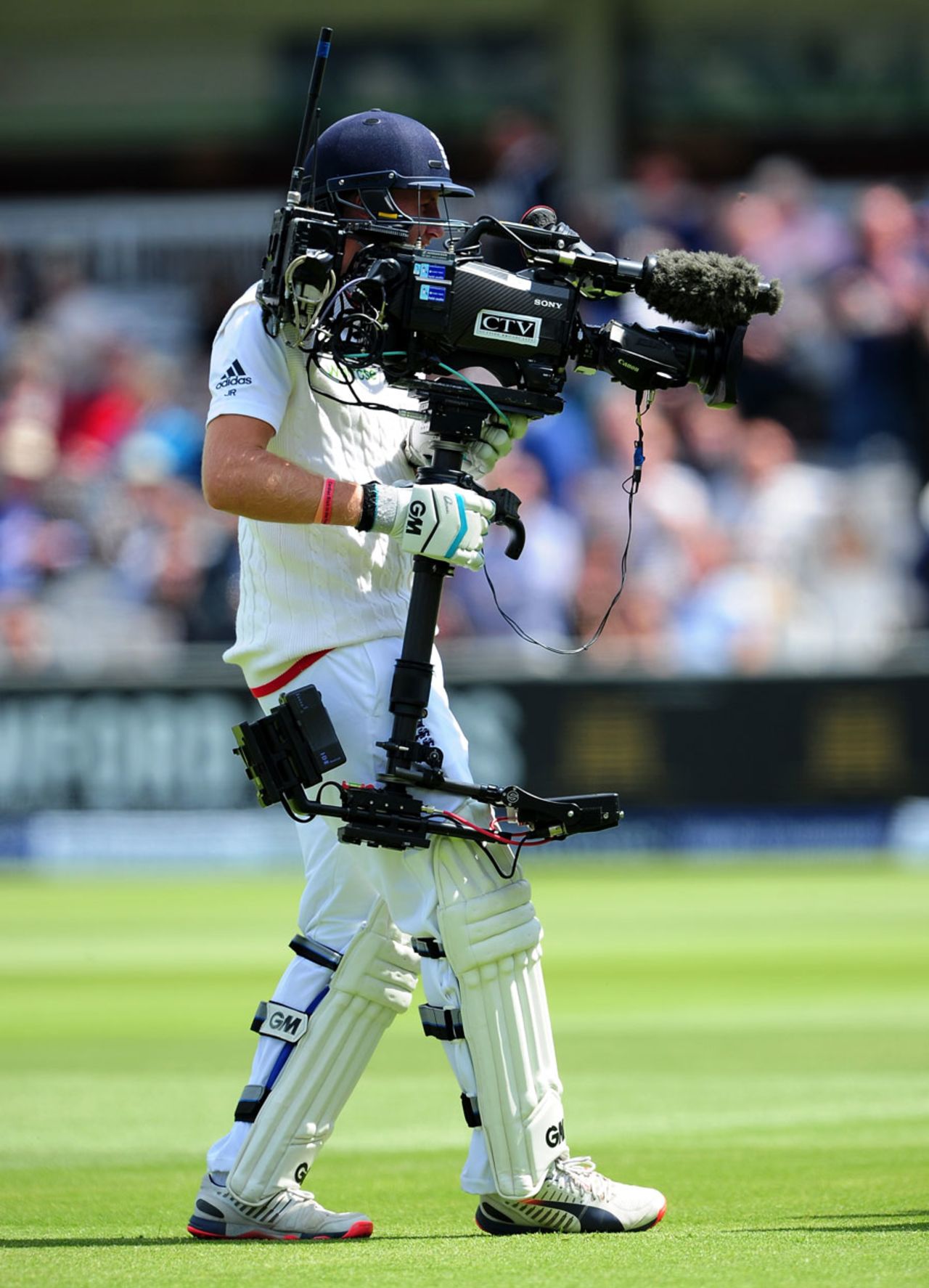 Batsman, cameraman: Joe Root can do just about everything, England v New Zealand, 1st Investec Test, Lord's, 1st day, May 21, 2015